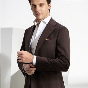 Bộ vest màu nâu đậm